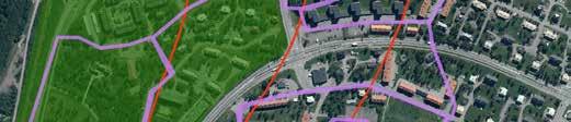 Busstationen är sammanbyggd med det gamla badhuset, en pampig tegelbyggnad från förra sekelskiftet, som utgör sydvästra hörnet på centrumbebyggelsen.