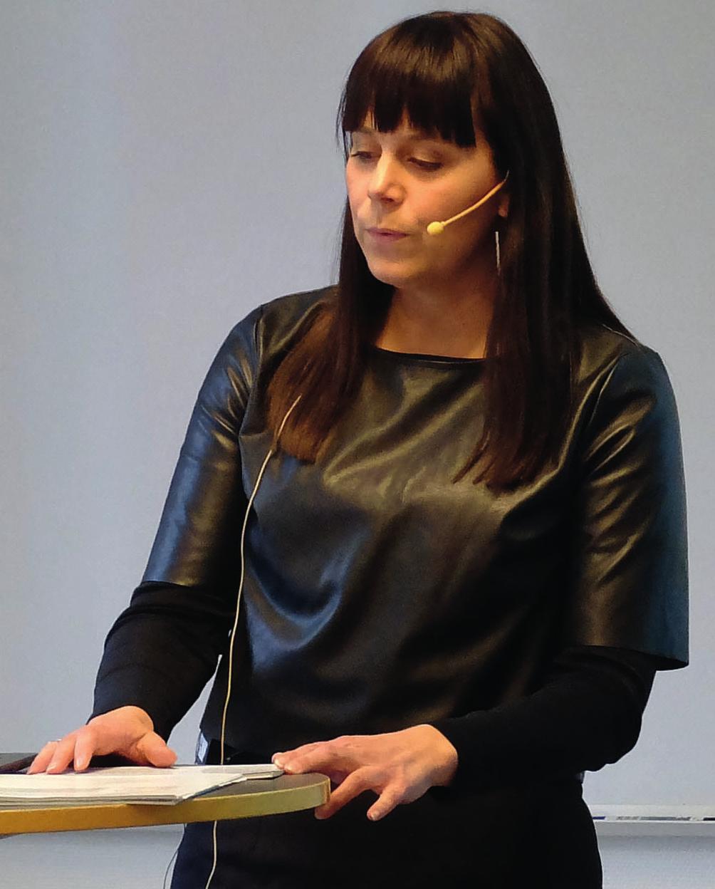 Gott exempel 2 Handbok för etablering av gruvdrift och täkter Maria Engström, Tillväxtverket Tillväxtverket fick 2013 i uppdrag av regeringen att ta fram en handbok för kommuner som står inför stora