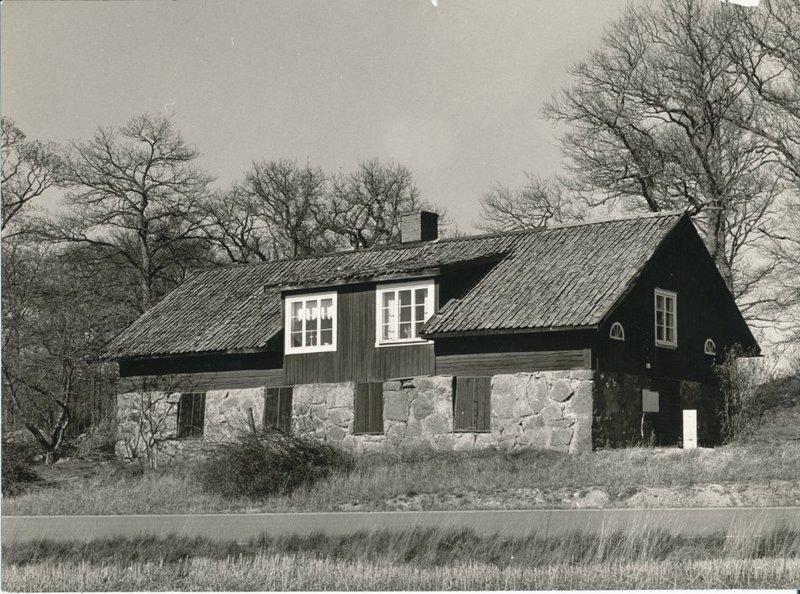 Smedjan vid Harvestad före hembygdsföreningens övertagande.