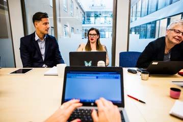 33 Bildspråk Från betraktande till deltagande Att börja studera och arbeta vid LiU är att få tillträde till en
