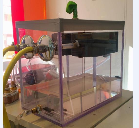 Figure 3-14 The reservoir and condenser Flowmeter: The flowmeter can be seen