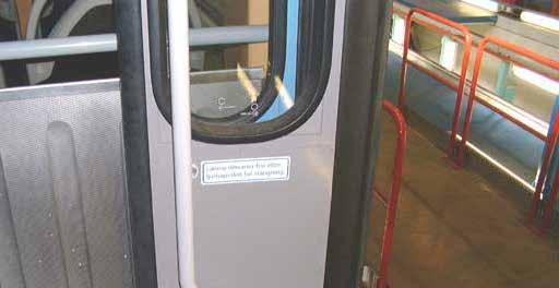 En person Flera personer Västtrafik To Go. Resa inom en zon. 1. Håll kortet mot kortläsaren. Resa genom flera zoner. 1. Tryck på +. 2. Håll kortet mot kortläsaren. 3. Håll kortet mot kortläsaren igen.