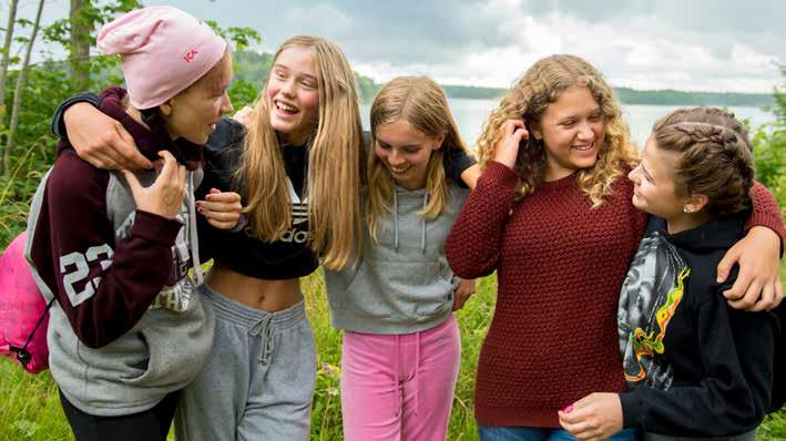 7 14 dagar 17.7 31.7 15 dagar 4.8 18.8 15 dagar Eva Alsberg 08-508 43 900 kollo@stbd.se www.barnenso.se Starrbäcken ligger elva mil från Stockholm på Barnens ö, Väddö.