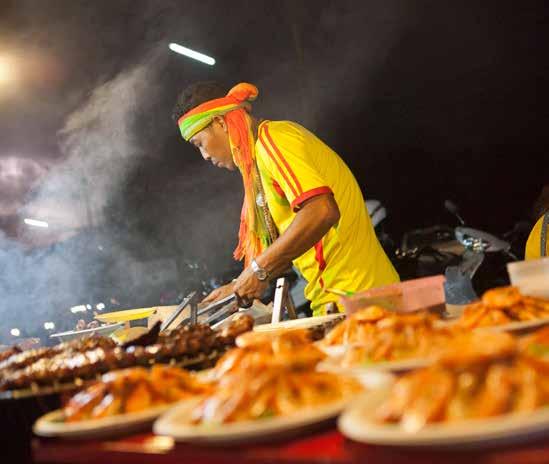 Men på Thailands näst största ö går det dock fortfarande att hitta egna små smultronställen. Från Bangkok får du räkna med en halvdag i buss för att ta dig till Trat varifrån båtar går.