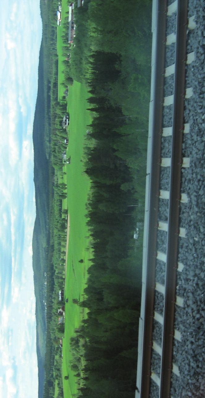 Inveeringar för rafiken Nya Haparandabanan Haparandabanan var urprungligen en del av Norrboniabanan men brö ur projeke när byggnaionen arade.