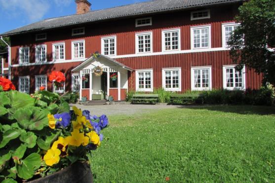 Familjen Kindfors, Henry med makan Stina och döttrarna Marie-Louise och Ulla, flyttade till Hasselfors 1972.