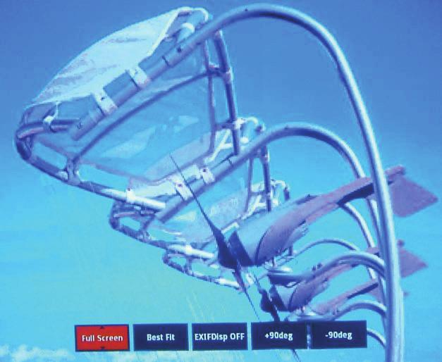 When viewing full screen images Thumbnail/Full Screen/SlideShow: Displays the selected image in thumbnail/full Screen/SlideShow mode. Best Fit/Actual Size: Sets the display size of the image.