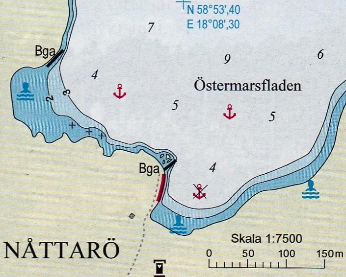Seglingen norrut 25 juni Nyköping Äspskärsfladen Efter en riktigt sval natt är det skönt att komma upp i sittbrunnen med solsken och bara svag vind. Det är mycket varmare här uppe än nere i Ida.