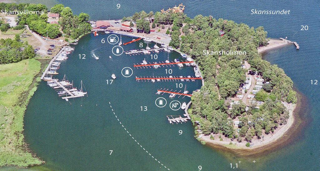 4 juli Arkholmen Skansholmen Va e de för dag? Jo de e Kjells födelsedag. Hip, Hip, Hurra! 70 år i dag! Nordan ligger kvar. Vi byter till maxfocken innan vi lättar ankar ca 8,15.