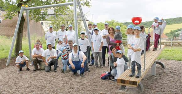 000 Euro Zuschuss Die Grumbacher Kinder freuen sich über einen neuen Spielplatz am Gemeindehaus.