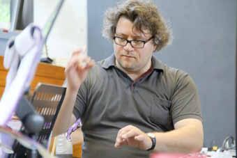 Rundschau - 13 - Ausgabe 29/2013 Veldenz Gymnasiums Lauterecken Große Bühne für kleine Leute Das Veldenz Gymnasiums Lauterecken hatte zu einem Sommerfestival mit Theatervorstellung und viel Musik