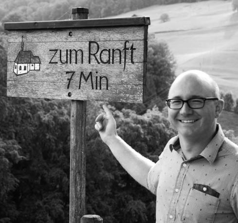Regional Auf «himmlischen Pfaden» unterwegs - ein Tipp für die Herbstferien Pilgern ist kein Sonntagsspaziergang Er war 27 Tage lang durch sieben Kantone alleine unterwegs, legte dabei 430 Kilometer