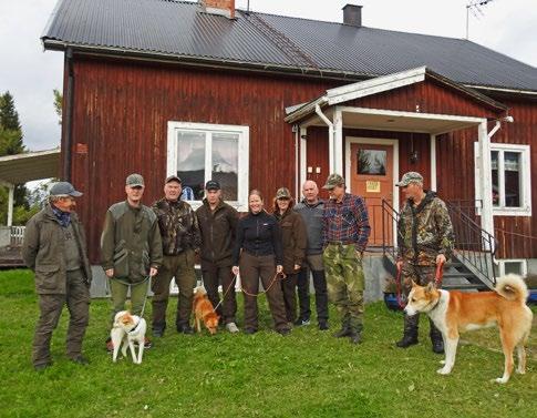 ÅNGERMANLAND Del av de startande vid Vattudalsprovet. Höstens goda fågeltillgång avspeglar sig i jaktprovsresultaten i klubben denna höst.