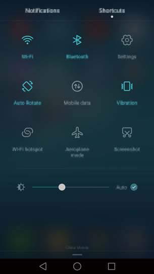 Första användning och konfiguration Ansluta till ett Wi-Fi-nätverk 1 Svep nedåt från statusfältet för att öppna meddelandepanelen.