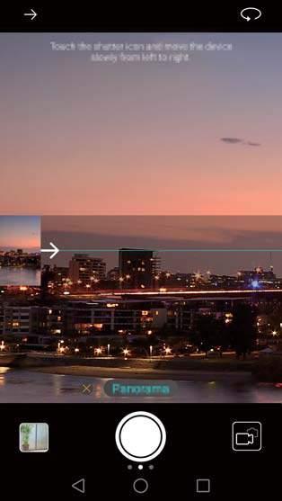 Kamera och galleri 5 Peka på för att avsluta fotograferingen. Kameran monterar automatiskt ihop fotona så att de bildar en panoramabild.