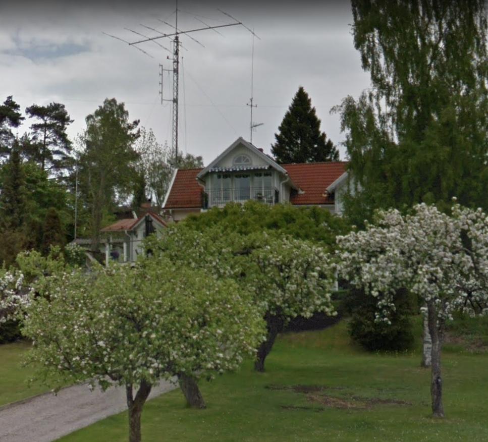Till källorna: Fastigheten Ytterby litt. B:43 motsvarar 4:59, idag Ytterbyvägen 7 (nära ICA) Fastigheten bildades 7/4 1904 genom avstyckning från en större tomt.
