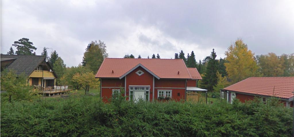Paviljongen invigdes år 1909. Inte osannolikt att snickare Adolf Fredrik Helmfrid och kanske äldste sonen Axel Fredrik, då ca 21 år gammal, deltagit i bygget.
