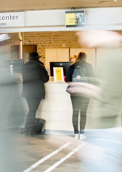 VÄLKOMMEN TILL INFORMATIONSDAGARNA PÅ KARLSTADS UNIVERSITET MÄSSA I AULAFOAJÉN Välkommen till aulafoajén!