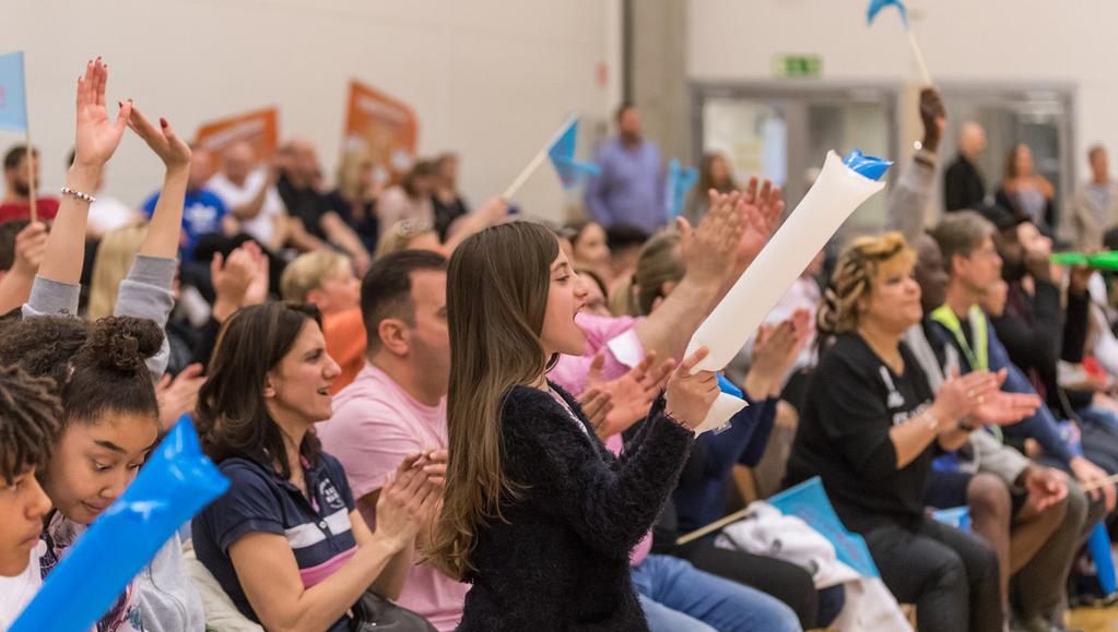 Publika toaletter Arenan levereras clean court (dvs utan reklam på golvet eller runt planen undantaget kommunens namn på kortsida under korgarna) Städning genomförs efter arrangemanget Att det under