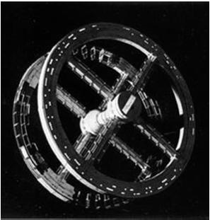 svaga gravitation Benskörhet, förtvinade muskler, ögonskador Lösning: Roterande rymdskepp centrifugalkraft som artificiell