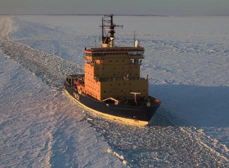 ISBRYTNINGSVERKSAMHETEN SAMMANFATTNING AV VERKSAMHETEN Isbrytningssäsongen 2003-2004 får för sjöfarten betecknas som en lindrig isvinter, trots att den maximala isutbredningen nästan var normal.