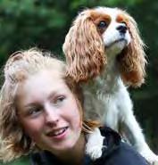 ÄR DU UNG OCH GILLAR HUNDAR? Sveriges Hundungdom är Svenska Kennelklubbens ungdomsförbund. Vår verksamhet är främst till för hundintresserade ungdomar mellan 6 och 25 år.