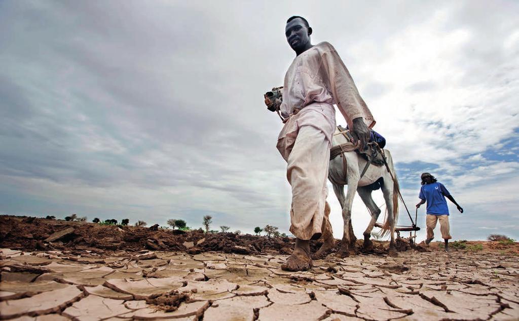 Mål 13: Bekämpa klimatförändringen Foto: UN Photo/Albert Gonzalez Farran Vidta omedelbara åtgärder för att bekämpa klimatförändringarna och dess konsekvenser.