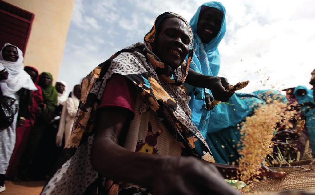 Mål 1: Ingen fattigdom Foto: UNAMID/Albert González Farran Avskaffa all form av fattigdom överallt. Fattigdom omfattar fler dimensioner än den ekonomiska. Fattigdom innebär bl.a. även brist på frihet, makt, inflytande, hälsa, utbildning och fysisk säkerhet.