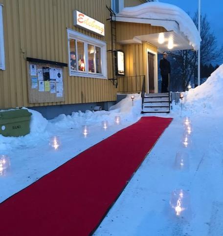 00 Skotertävling i backen nedanför Kläppgården i Harads. Försäljning av hamburgare och fika, Edefors Skoterförening Måndag 25/2 14.00 Filmvisning på Biblioteket.