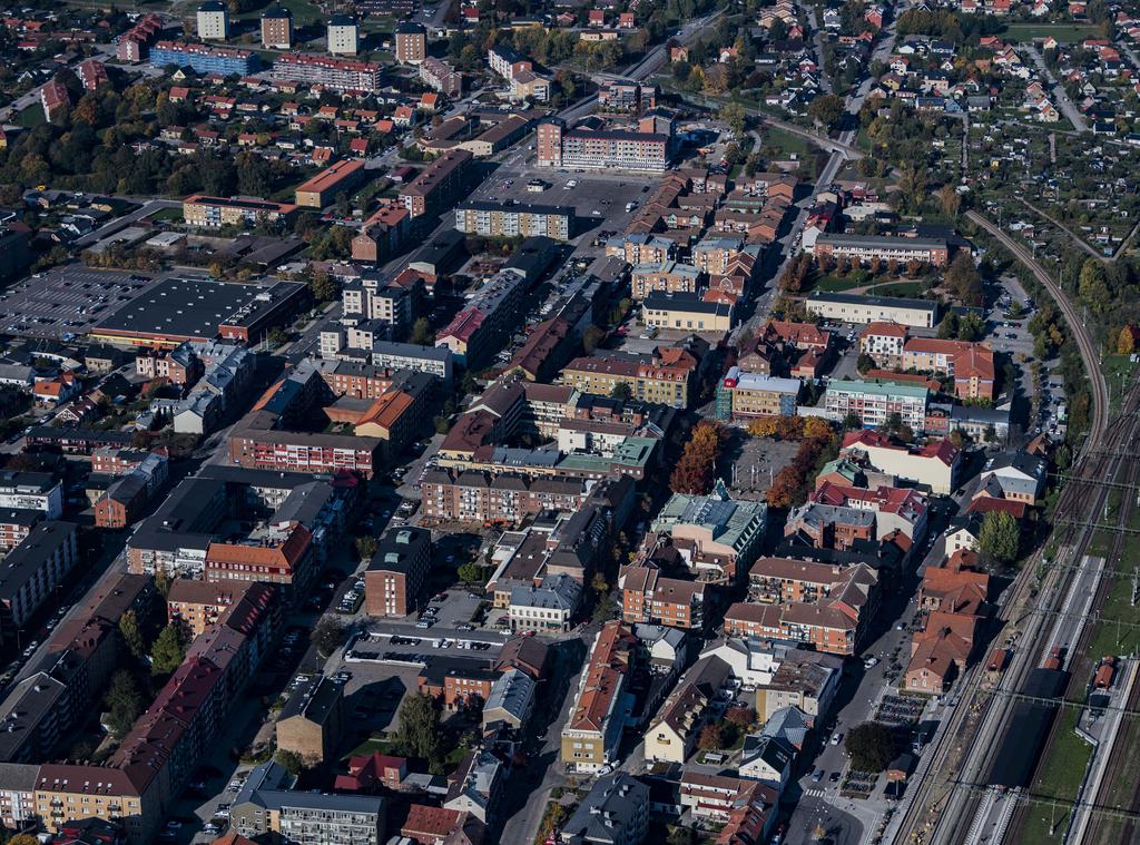 Föreningstorget idag Föreningstorget ligger i Eslövs centrum med fem minuters promenad till Stora Torg och åtta minuters promenad till Eslövs järnvägsstation.
