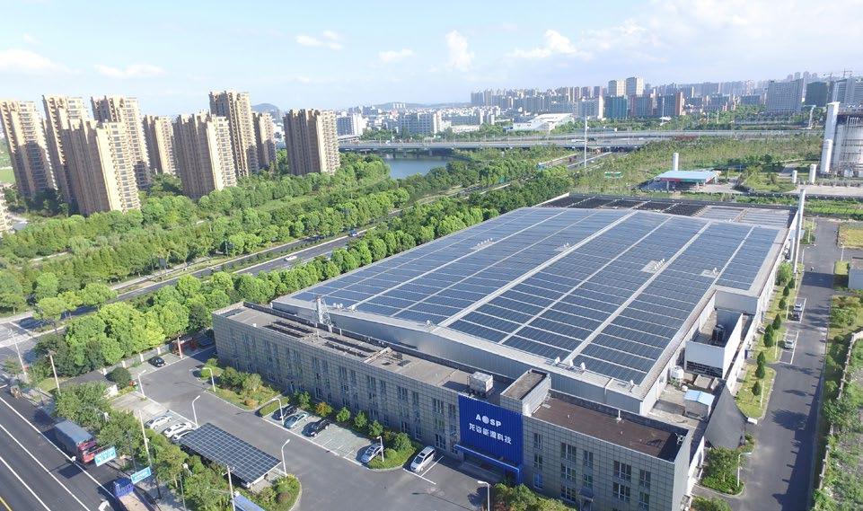 Utvecklingen i Kina I Kina som genererar nära 70 % av sin elproduktion från förbränning av kol gör vi verklig nytta genom att investera i just solenergi som ersätter kolkraft.