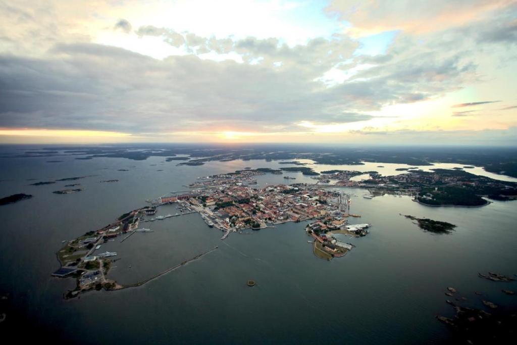 med ekonomiska