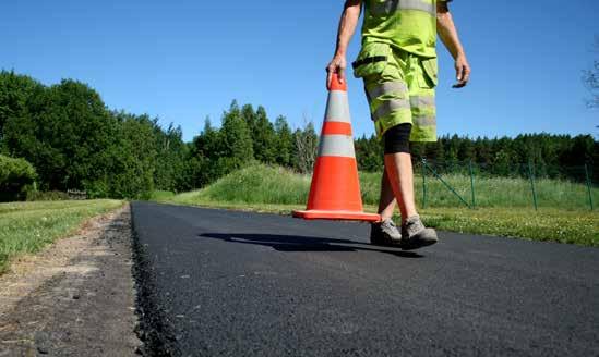Hitta alternativ till bilen för att få fler att åka kollektivt eller cykla och gå.