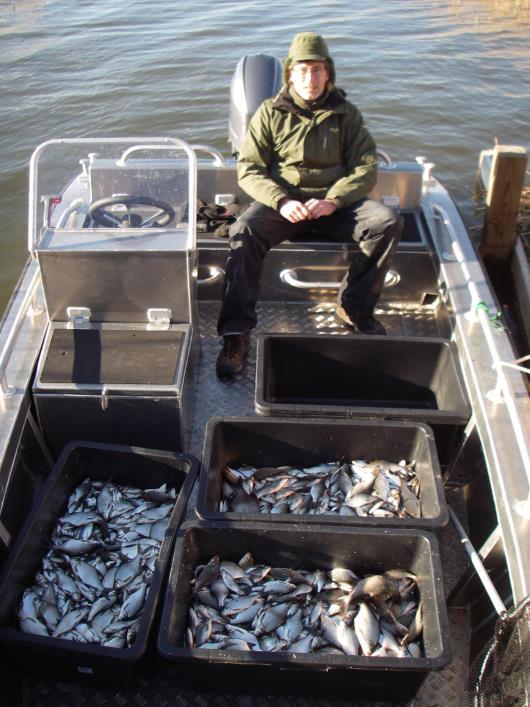 Björn Tengelin, Structor Per Nilsson, ansvarig fiskare Olle Wahlberg, KTH och Vallentuna fiskevårdsområdesförening Arbetsgruppen har möten när det behövs, ca en gång i månaden under fiskesäsongen,