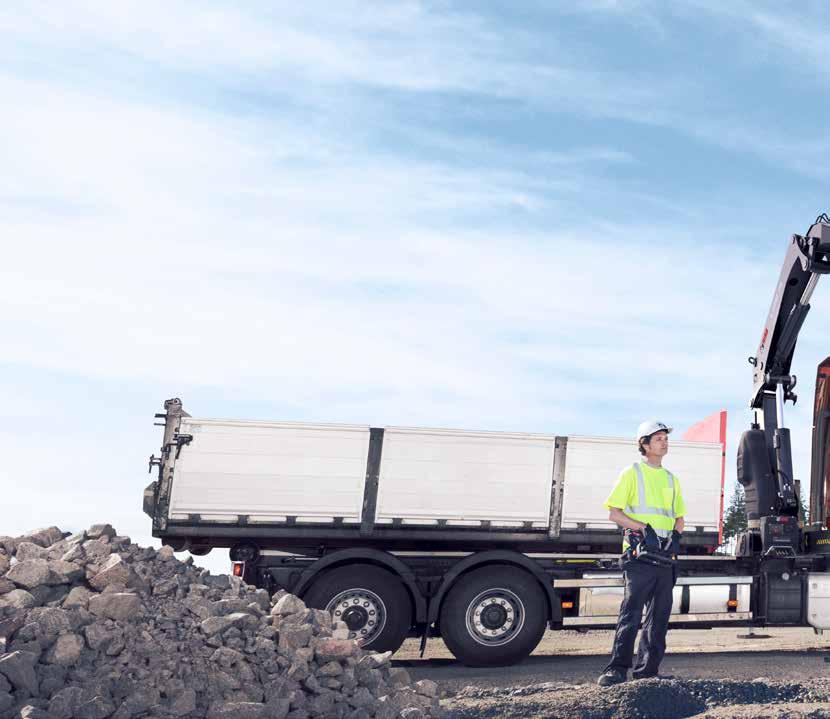 BUILT TO PERFORM HIAB:s stora runtomsvängande kranar är tillverkade för att prestera och låter inget hindra dig i din produktivitet.