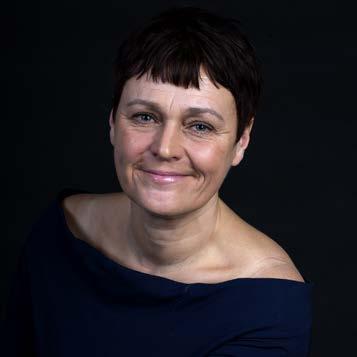 TISDAG 19 MARS MODERATOR KARIN KLINGENSTIERNA Karin är artist, programledare och konferencier och kan förena musik och bra mellansnack och sätter precis den stämning som stunden kräver.