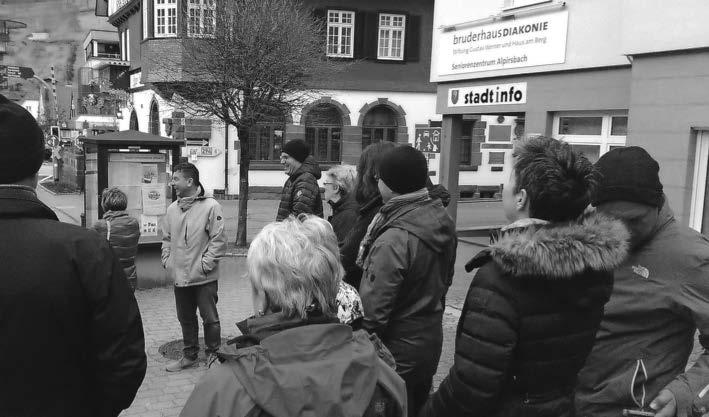 Bitte stellen Sie Ihr Altpapier gebündelt und gut sichtbar vor Ihrem Haus ab. Die Abholung erfolgt ab 9.00 Uhr. Vielen Dank für Ihre Unterstützung.