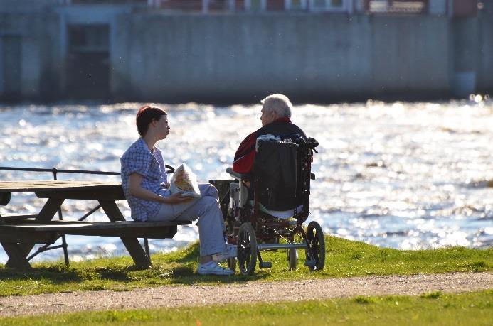 Värmeböljor uppstår dessutom i regel under semesterperioden, vilket innebär en ofta redan pressad personalsituation.