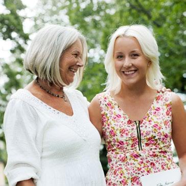 Anita hjälper sitt barnbarn att studera vidare Anita har en dotterdotter, Hanna, som är hennes ögonsten.