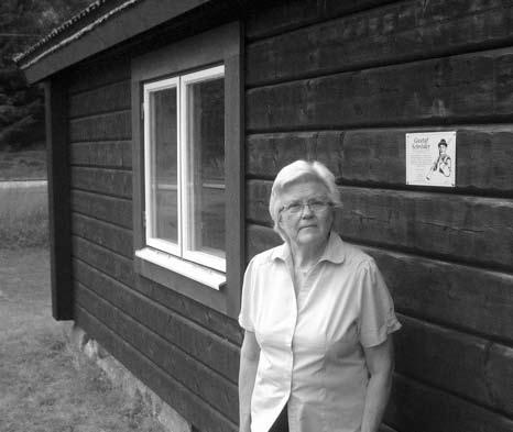 Sextonde Schröderskylten sitter på Ersons hus i Finnbodarna Vid Finnbodarna sydväst om Siknäs skaffade sig Gustaf Schröder en jaktstuga under