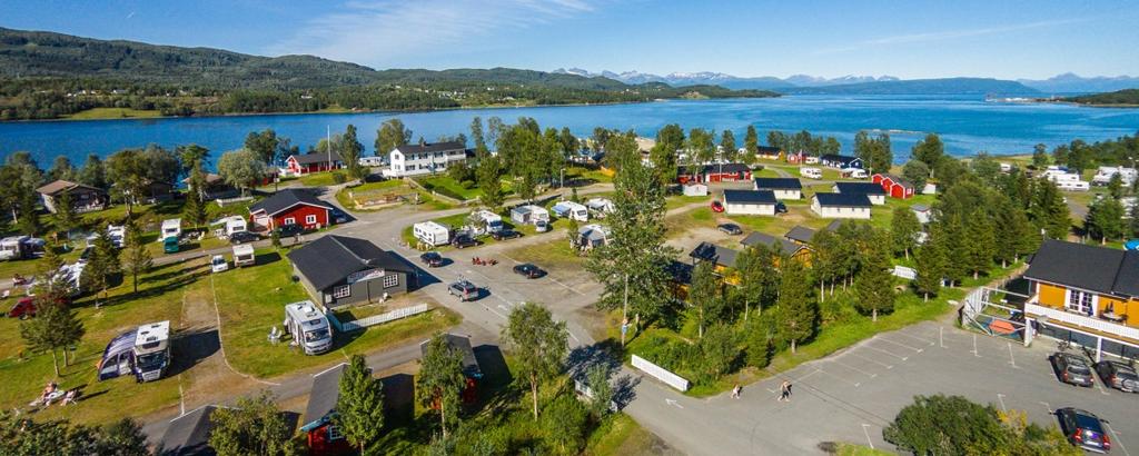 Vi har förbokat campingplatser på Pluscamp Bud camping som ligger med gångavstånd till Bud centrum.. (Läs mer om campingen på http://www.budcamping.no).