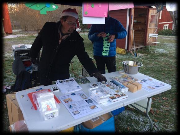 Vad tycker du är roligast som scoutledare? ` - Oj va svårt. Det är nog att lära scouterna saker och se dem utvecklas. - Det är nog alla läger och hajker.