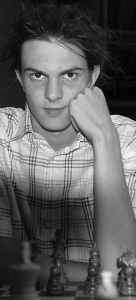 göteborgaren Peter Vas, som kvalificerade sig till SM-gruppen genom en andraplats i Mästar- Elit i Kungsör. Nils Grandelius Peter Vas Damgambit (D24) Kommentarer av Axel Smith 1.d4 d5 2.c4 e6 3.