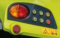 På ARION 400 kan du välja mellan tre olika hydraulsystem: 60 l/min med öppet hydraulsystem 100 l/min med öppet hydraulsystem och öppen pumpsummering 110 l/min med lastkännande system Därutöver finns