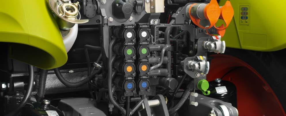 Koppla snabbt och enkelt. Hydraulventilerna baktill på ARION (upp till fyra) är lätta att koppla. Färgmarkeringarna underlättar korrekt montering av hydraulslangarna. Väldoserad.