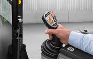På ARION 400 arbetar dessa två system samtidigt. Dessutom kan båda pumparnas oljeflöde styras helt till ventilerna. Idealiskt vid tungt arbete med frontlastare eller till speciella hydraulredskap.