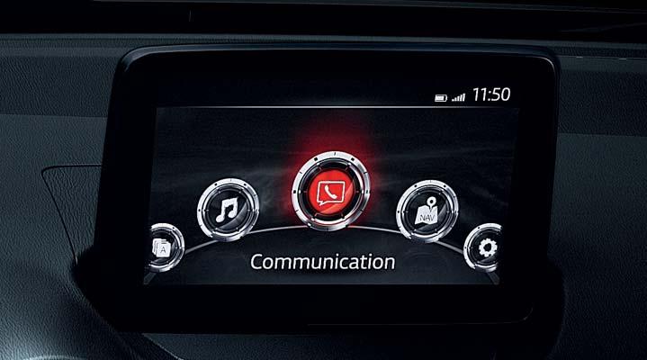 Premium Plus: Parkeringssensorer, bak Mörktonat glas Torkare med regnsensor Automatisk belysning Automatiskt infällbara elektriska sidospeglar