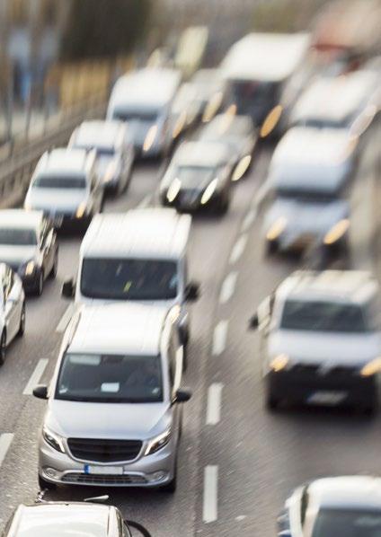 Tvärbana, pendeltåg, fjärrtåg, tunnelbana och bussar gör stadsdelen till ett av Stockholms bästa kommunikations lägen.
