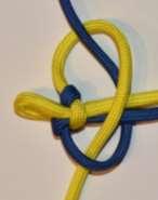 Lägg blå lina över gul lina och dra den sedan bakom stommen och