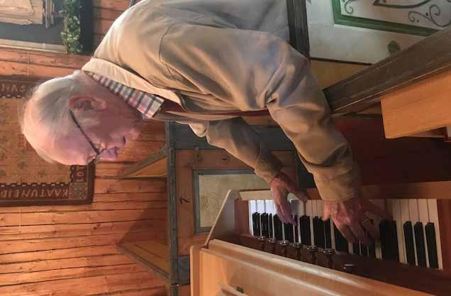 ARNÄSHOLMS KAPELL Arnäsholms kapell har fått mottaga en orgel i donation från Hillareds kyrka Hillareds församling har haft ett orgelharmonium i församlingshemmet.